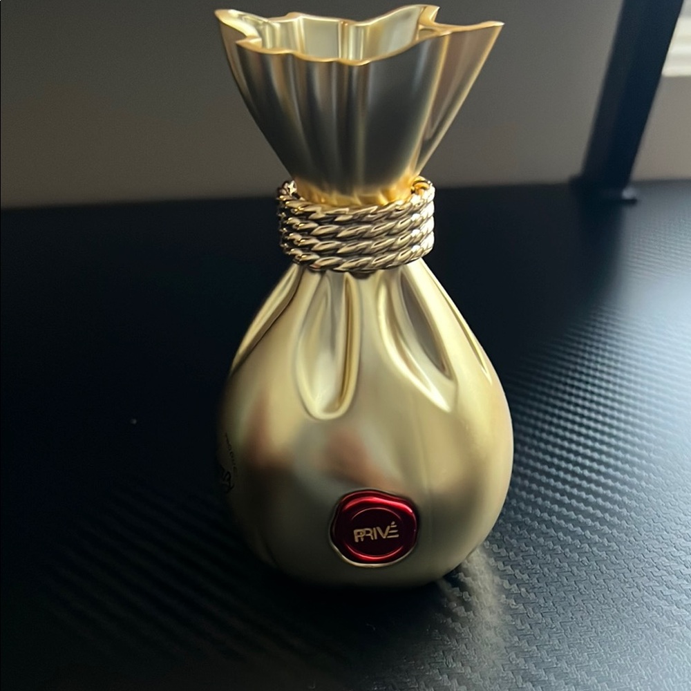 KANG PRIVE. NEW NEVER USED